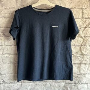 PREOWNED PATAGONIA NAVY BLUE SHORT SLEEVE TSHIRT WOMENS LARGE L